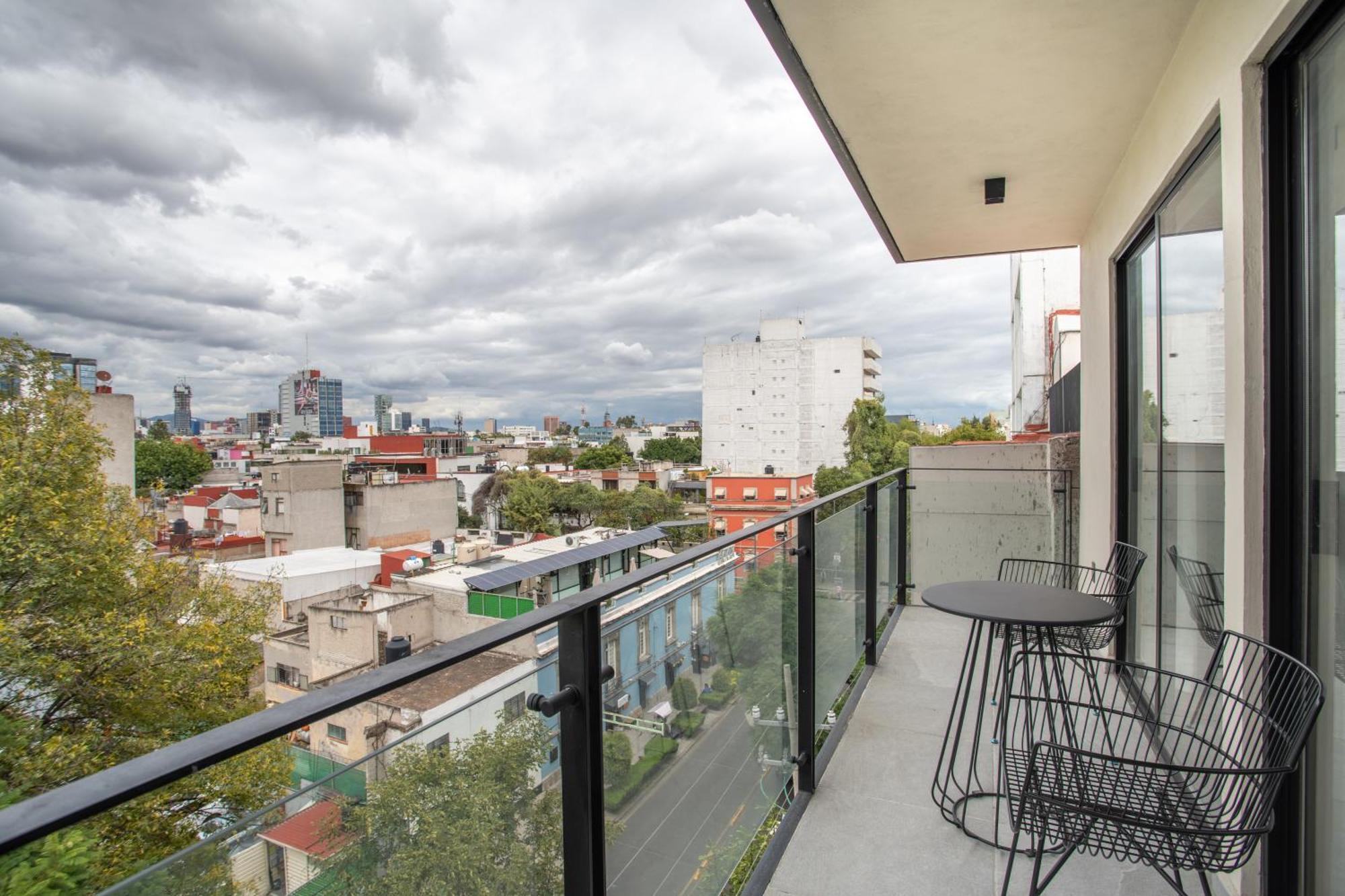 Apartment with Balcony,1538293807:JPEG